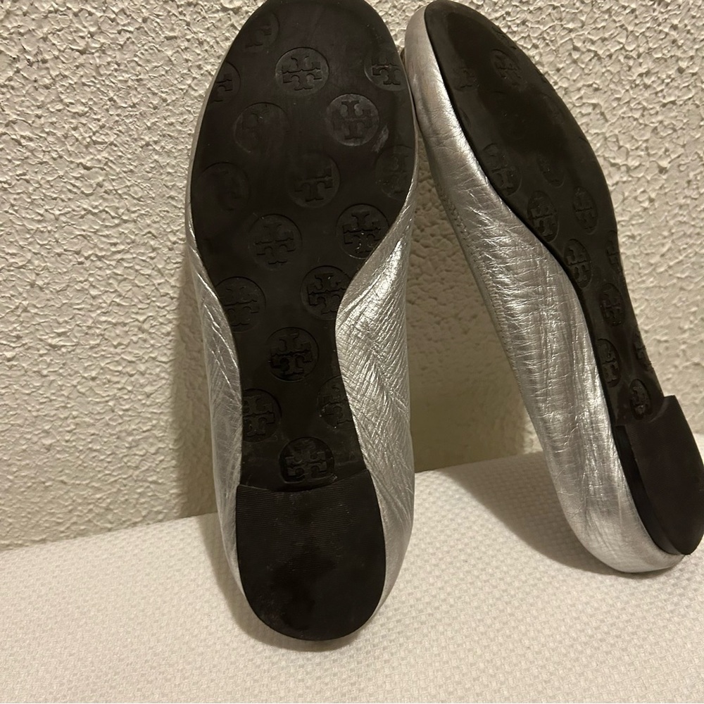Tory Burch Silver Metallic Ballet Flats 7.5 - Picture 7 of 14